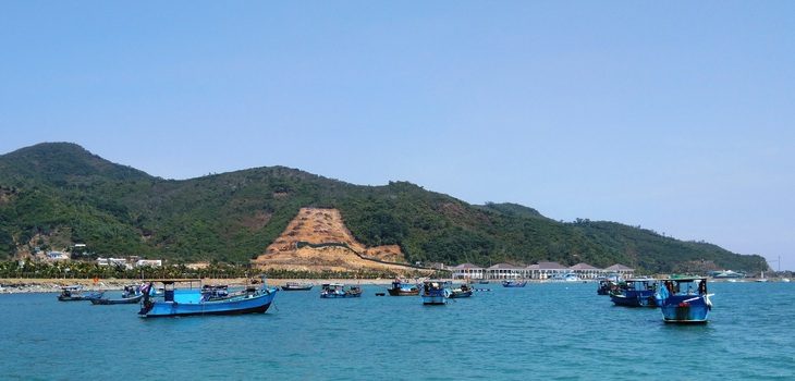 Khu vực núi Cô Tiên, TP Nha Trang có nhiều dự án đã được lãnh đạo tỉnh Khánh Hòa trước đây cấp phép hoặc chủ trương đầu tư trái quy hoạch chung TP Nha Trang - Ảnh: PHAN SÔNG NGÂN