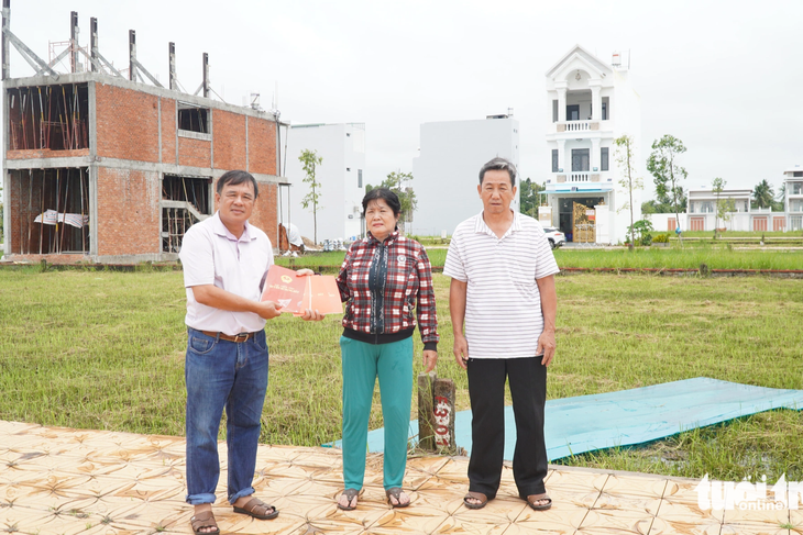 Khu đất của gia đình ông Cường bị "tước" quyền sử dụng và giao cho doanh nghiệp phân lô, bán nền - Ảnh: CHÍ HẠNH