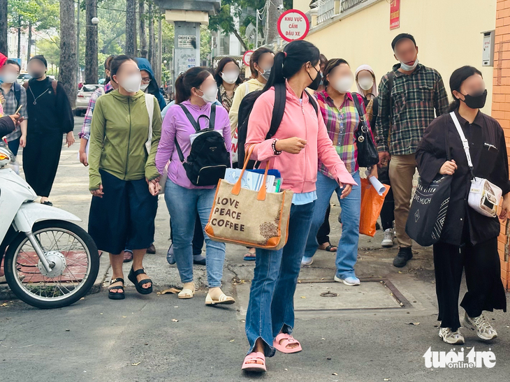 Bộ Tài chính đã phân loại xử lý 350 đơn tố cáo bán bảo hiểm qua ngân hàng - Ảnh 1.