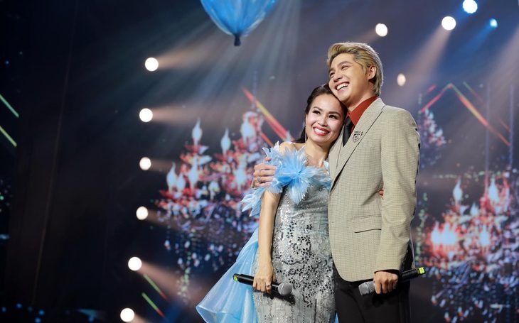 Cẩm Ly, Hà Trần... làm live show, người cháy vé, người phải hủy ngang- Ảnh 1.