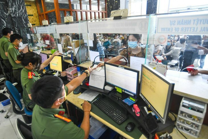 Bộ Công an đề xuất kéo dài thời hạn thị thực điện tử lên 90 ngày - Ảnh 1.