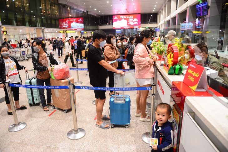 Chính phủ lý giải vì sao tiếp tục áp giá trần, bỏ giá sàn vé máy bay - Ảnh 1.